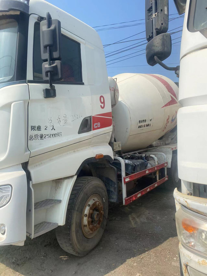 SANY 6x4 mixer pump truck - Camion: photos 3 SANY 6x4 mixer pump truck - Camion: photos 3