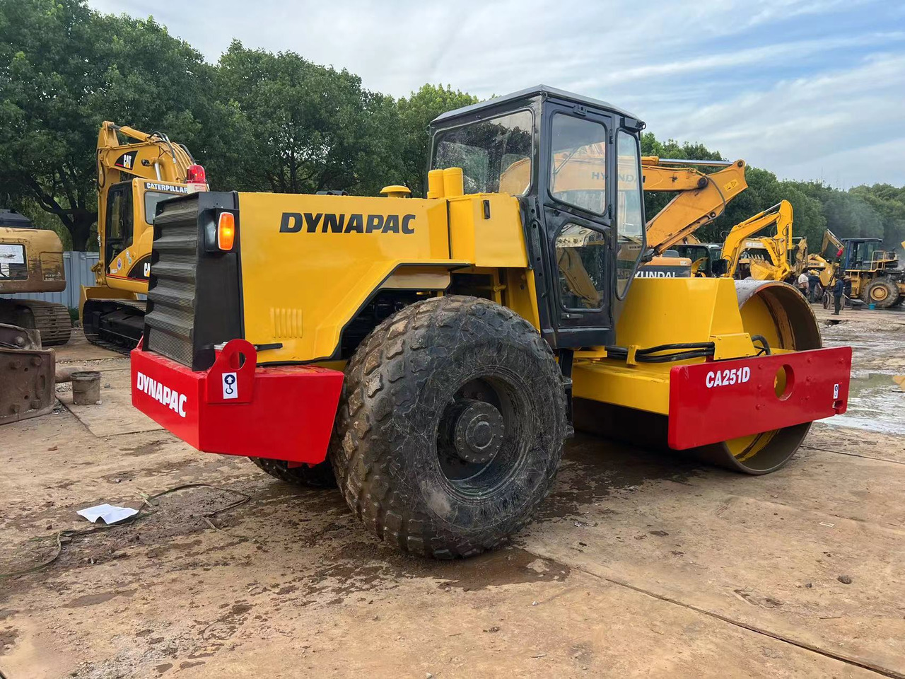 DYNAPAC CA215D - Compacteur: photos 2 DYNAPAC CA215D - Compacteur: photos 2