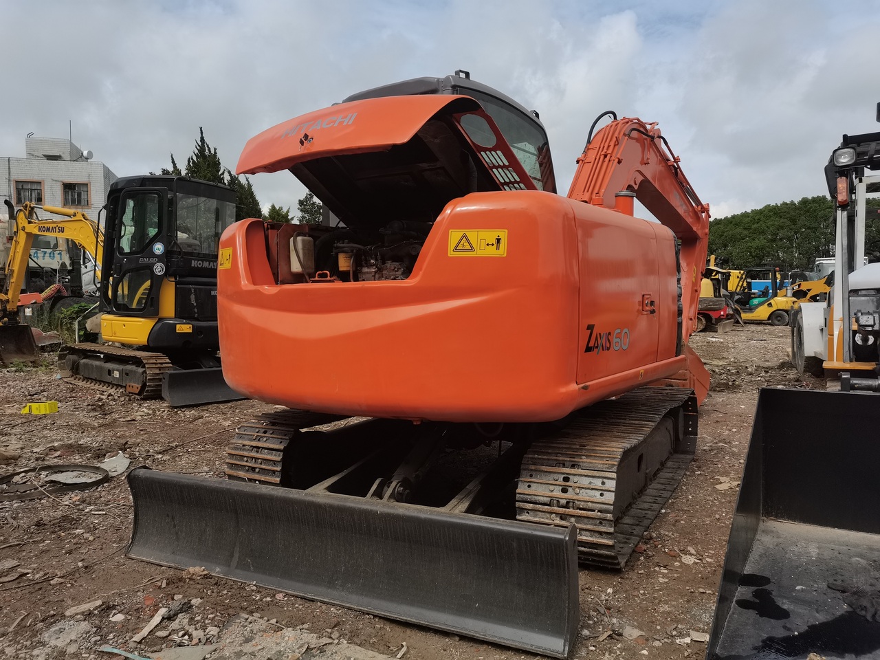 HITACHI ZX60-6 - Pelle sur chenille: photos 3 HITACHI ZX60-6 - Pelle sur chenille: photos 3