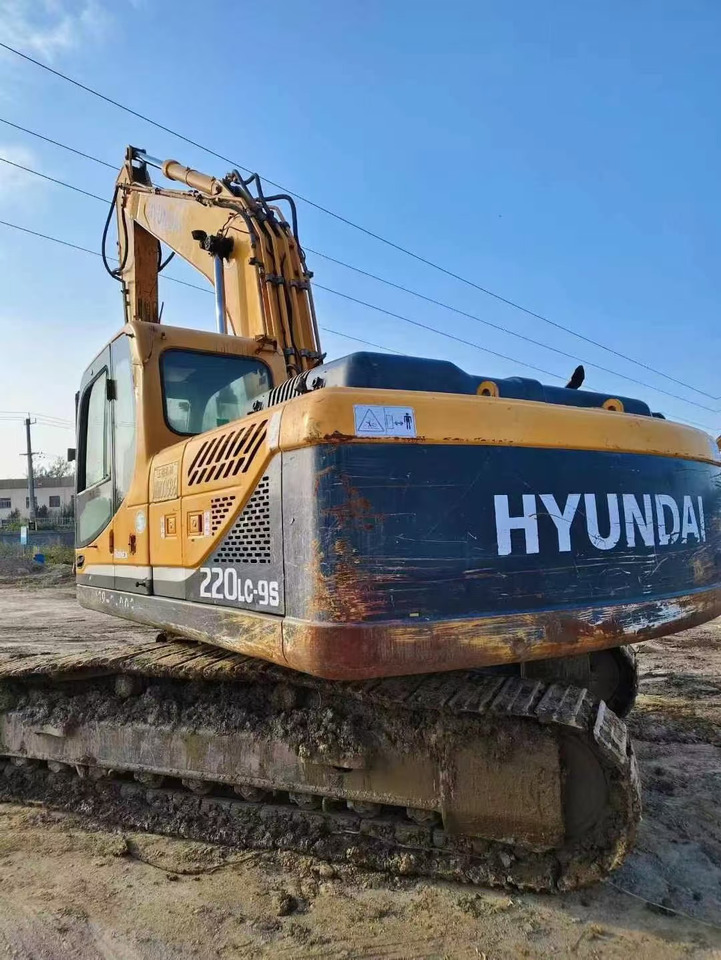 Hyundai R220LC-9S - Pelle sur chenille: photos 1 Hyundai R220LC-9S - Pelle sur chenille: photos 1