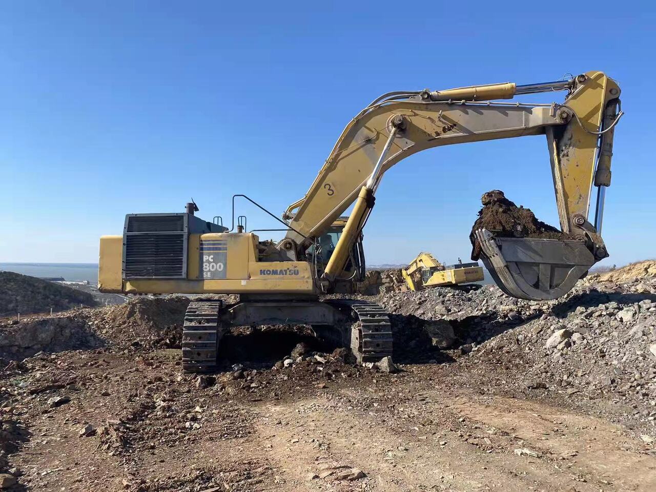 KOMATSU PC800SE-7 - Pelle sur chenille: photos 1 KOMATSU PC800SE-7 - Pelle sur chenille: photos 1