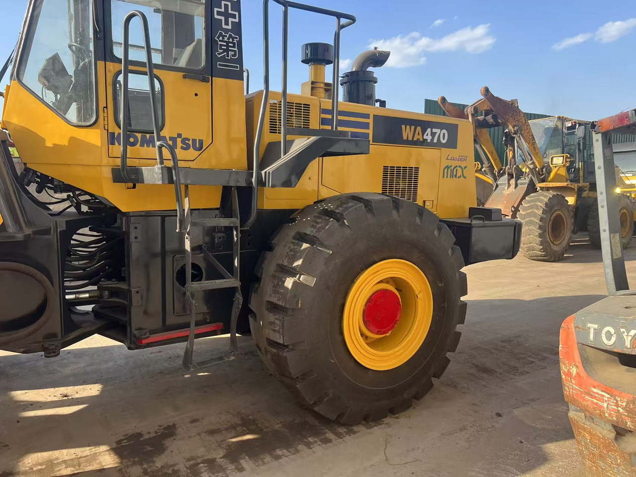 Komatsu WA470-3 - Chargeuse sur pneus: photos 5 Komatsu WA470-3 - Chargeuse sur pneus: photos 5