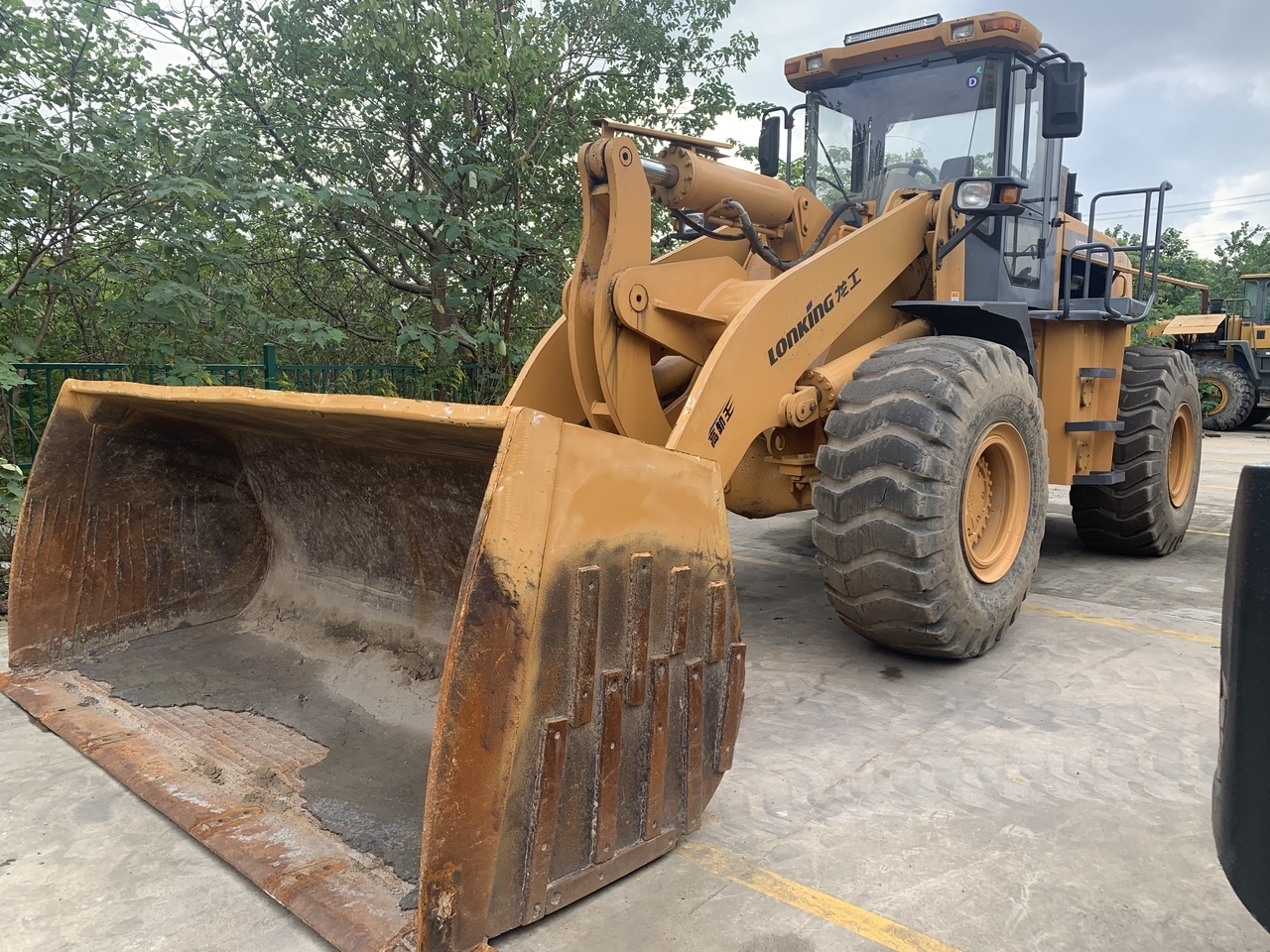 LIUGONG LG862-wheel loader - Chargeuse sur pneus: photos 1 LIUGONG LG862-wheel loader - Chargeuse sur pneus: photos 1