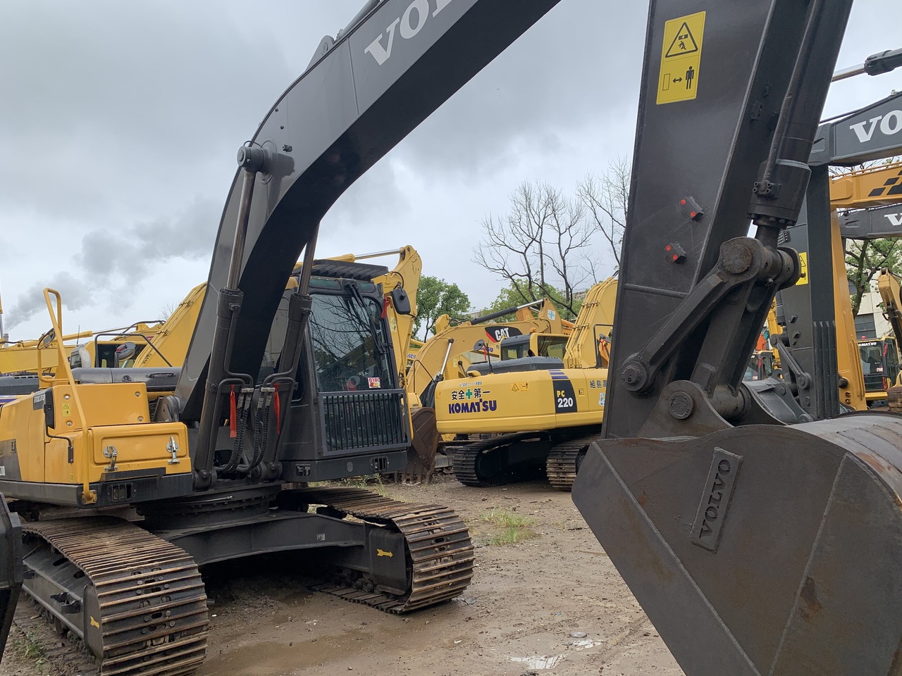 VOLVO EC200DL - Pelle sur chenille: photos 2 VOLVO EC200DL - Pelle sur chenille: photos 2
