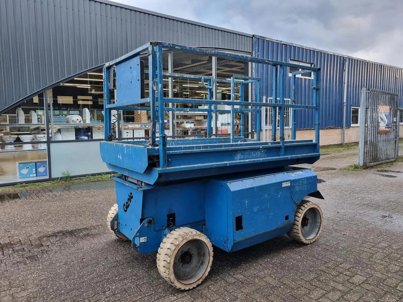 Genie GS GS 2668 Hydraulic platform 10 m - Nacelle ciseaux: photos 2 Genie GS GS 2668 Hydraulic platform 10 m - Nacelle ciseaux: photos 2