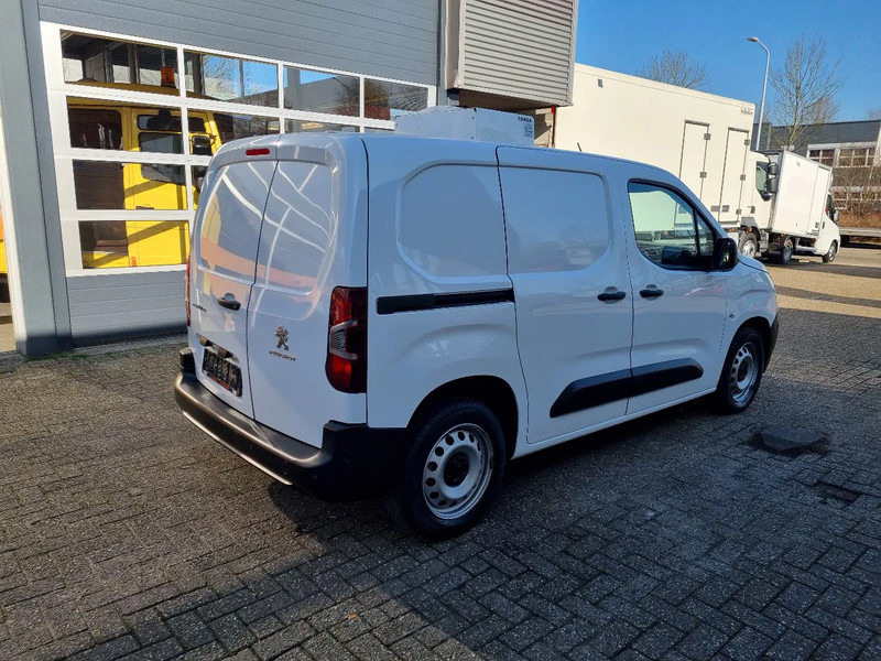 Peugeot Partner 1.5 HDI/Automaat /Koelwagen/ -30 +30/ Standby 230V - Utilitaire frigorifique: photos 2 Peugeot Partner 1.5 HDI/Automaat /Koelwagen/ -30 +30/ Standby 230V - Utilitaire frigorifique: photos 2