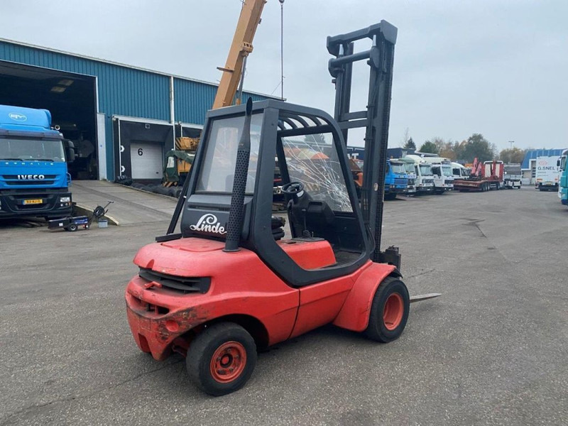 Linde H30 H 30 Diesel !!!LOW HOURS!!! - Chariot élévateur diesel: photos 5 Linde H30 H 30 Diesel !!!LOW HOURS!!! - Chariot élévateur diesel: photos 5