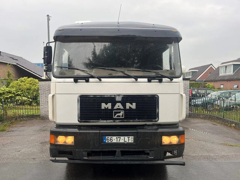 MAN 19.403 F2000 MANUAL ZF BIG AXLE KIPPER HYDRAULIC PTO - Tracteur routier: photos 2 MAN 19.403 F2000 MANUAL ZF BIG AXLE KIPPER HYDRAULIC PTO - Tracteur routier: photos 2