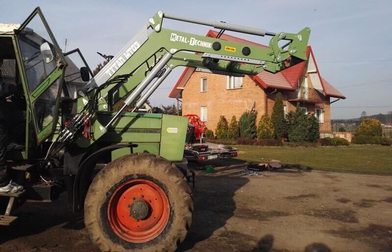 Metal-Technik Frontlader für FENDT 312 LSA / Ładowacz czołowy do FENDT 312 LSA - Chargeur frontal pour tracteur: photos 4 Metal-Technik Frontlader für FENDT 312 LSA / Ładowacz czołowy do FENDT 312 LSA - Chargeur frontal pour tracteur: photos 4