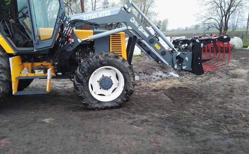 Metal-Technik für RENAULT CERES 320 / Ładowacz do RENAULT CERES 320 - Chargeur frontal pour tracteur: photos 1 Metal-Technik für RENAULT CERES 320 / Ładowacz do RENAULT CERES 320 - Chargeur frontal pour tracteur: photos 1