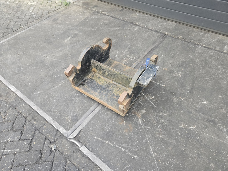 Kopplaat adaptorplate eurosteel cw 30 cw 40 anbau platte cw 30 cw 40 - Attache rapide pour Engins de chantier: photos 1 Kopplaat adaptorplate eurosteel cw 30 cw 40 anbau platte cw 30 cw 40 - Attache rapide pour Engins de chantier: photos 1