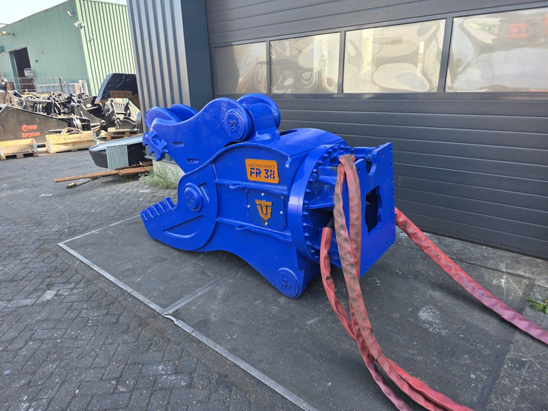 Trevibenne fr 38 vergruizer crusher trevibenne - Cisaille de démolition: photos 3 Trevibenne fr 38 vergruizer crusher trevibenne - Cisaille de démolition: photos 3