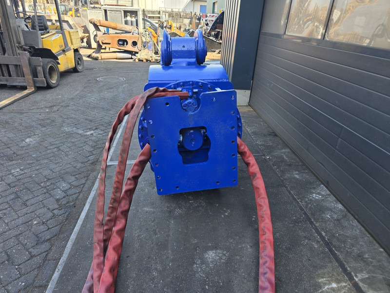 Trevibenne fr 38 vergruizer crusher trevibenne - Cisaille de démolition: photos 4 Trevibenne fr 38 vergruizer crusher trevibenne - Cisaille de démolition: photos 4