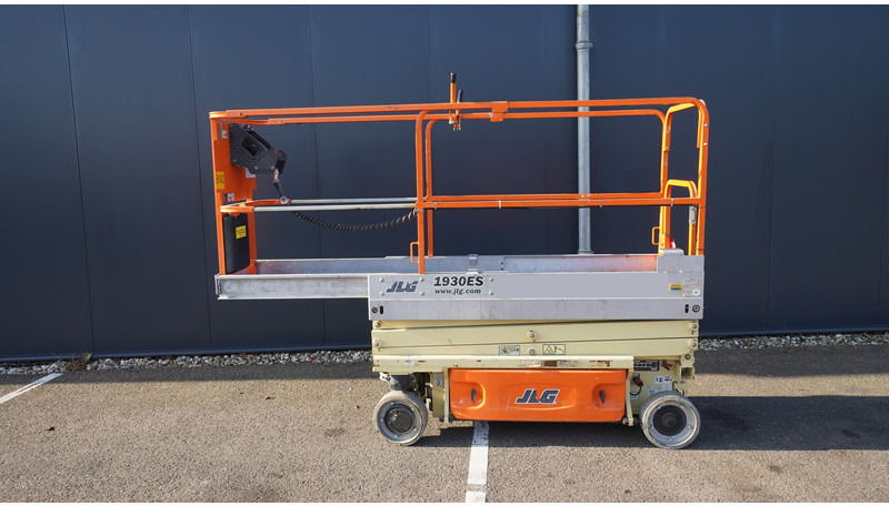 JLG 1930ES MOBILE BOOM SCISSOR LIFT - Engins de chantier: photos 1 JLG 1930ES MOBILE BOOM SCISSOR LIFT - Engins de chantier: photos 1