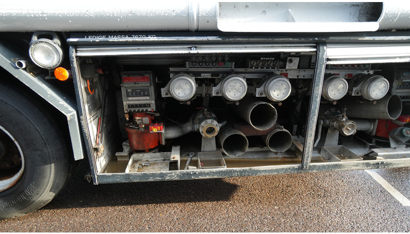 LAG 3 AXLE ADR FUEL TANK TRAILER 45.000ltr - Semi-remorque citerne: photos 4 LAG 3 AXLE ADR FUEL TANK TRAILER 45.000ltr - Semi-remorque citerne: photos 4