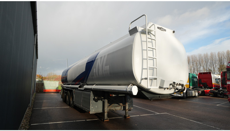 LAG 3 AXLE ADR FUEL TANK TRAILER 45.000ltr - Semi-remorque citerne: photos 3 LAG 3 AXLE ADR FUEL TANK TRAILER 45.000ltr - Semi-remorque citerne: photos 3