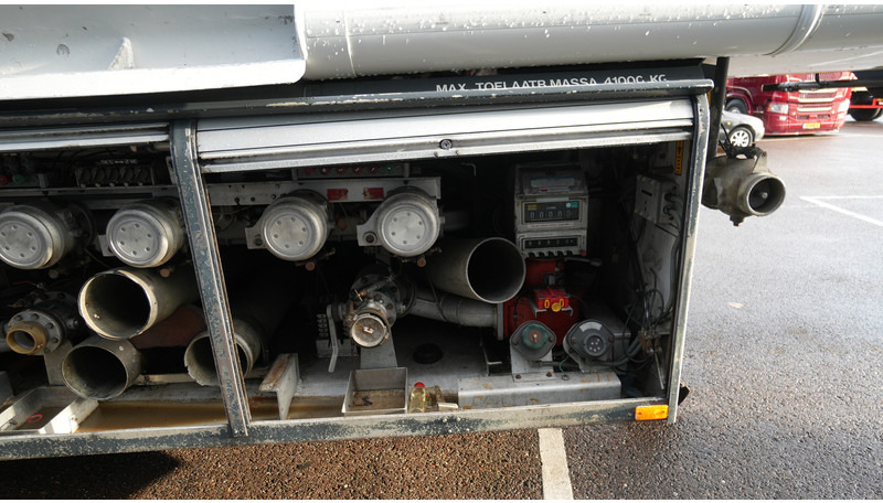 LAG 3 AXLE ADR FUEL TANK TRAILER 45.000ltr - Semi-remorque citerne: photos 5 LAG 3 AXLE ADR FUEL TANK TRAILER 45.000ltr - Semi-remorque citerne: photos 5