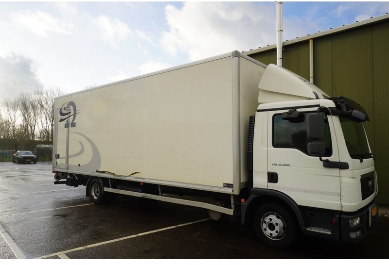 MAN TGL 12.220 CLOSED BOX EURO 5 D HOLLANDIA - Camion fourgon: photos 4 MAN TGL 12.220 CLOSED BOX EURO 5 D HOLLANDIA - Camion fourgon: photos 4