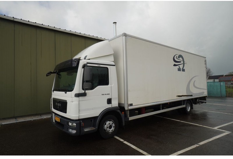 MAN TGL 12.220 CLOSED BOX EURO 5 D HOLLANDIA - Camion fourgon: photos 3 MAN TGL 12.220 CLOSED BOX EURO 5 D HOLLANDIA - Camion fourgon: photos 3