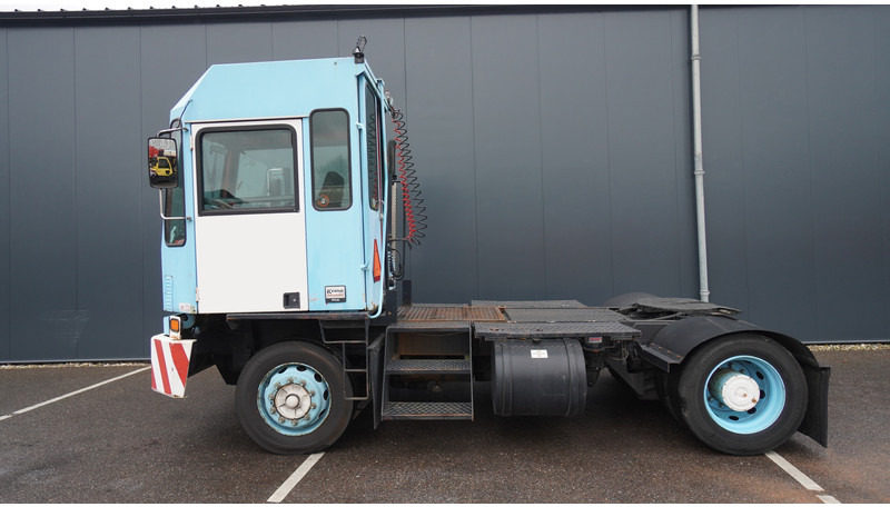 Kalmar ST 122 TERMINAL TRUCK 25 KM - Tracteur routier: photos 1 Kalmar ST 122 TERMINAL TRUCK 25 KM - Tracteur routier: photos 1