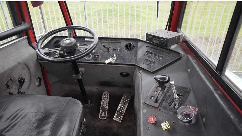 Kalmar ST 122 TERMINAL TRUCK 25 KM - Tracteur routier: photos 5 Kalmar ST 122 TERMINAL TRUCK 25 KM - Tracteur routier: photos 5