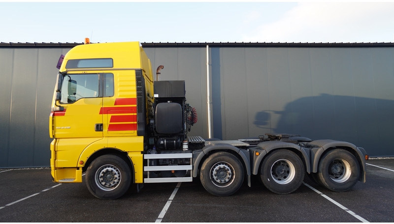 MAN TGA 41.530 8X4 160 TON'S RETARDER 283.000KM - Tracteur routier: photos 1 MAN TGA 41.530 8X4 160 TON'S RETARDER 283.000KM - Tracteur routier: photos 1