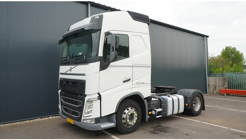 Volvo FH 420 ADR GLOBETROTTER 808.000KM - Tracteur routier: photos 3 Volvo FH 420 ADR GLOBETROTTER 808.000KM - Tracteur routier: photos 3