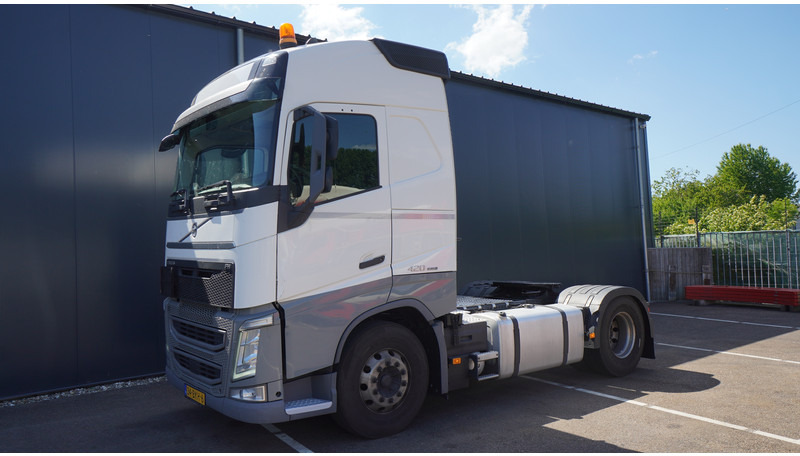 Volvo FH 420 ADR GLOBETROTTER EURO 6 864.000KM - Tracteur routier: photos 3 Volvo FH 420 ADR GLOBETROTTER EURO 6 864.000KM - Tracteur routier: photos 3