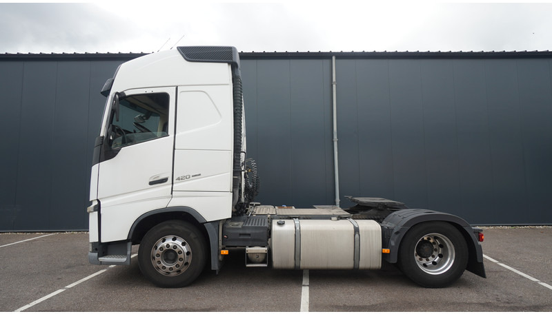 Volvo FH 420 GLOBETROTTER EURO 6 - Tracteur routier: photos 1 Volvo FH 420 GLOBETROTTER EURO 6 - Tracteur routier: photos 1
