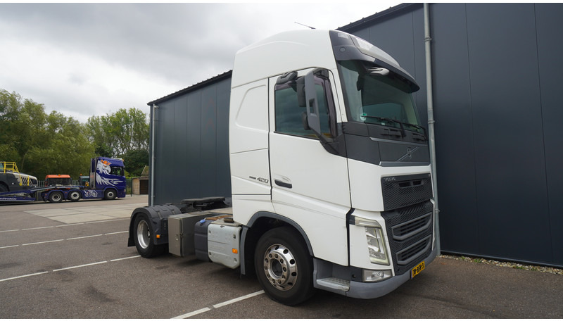 Volvo FH 420 GLOBETROTTER EURO 6 - Tracteur routier: photos 4 Volvo FH 420 GLOBETROTTER EURO 6 - Tracteur routier: photos 4