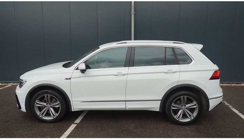 Volkswagen Tiguan 2.0 TDI R LINE 4MOTION - Minibus, Transport de personnes: photos 1 Volkswagen Tiguan 2.0 TDI R LINE 4MOTION - Minibus, Transport de personnes: photos 1