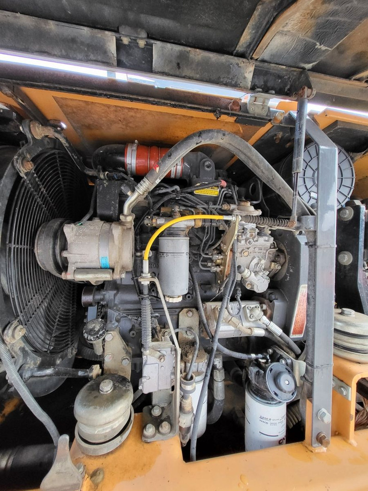 Pelle sur pneus Case WX125: photos 8 Pelle sur pneus Case WX125: photos 8