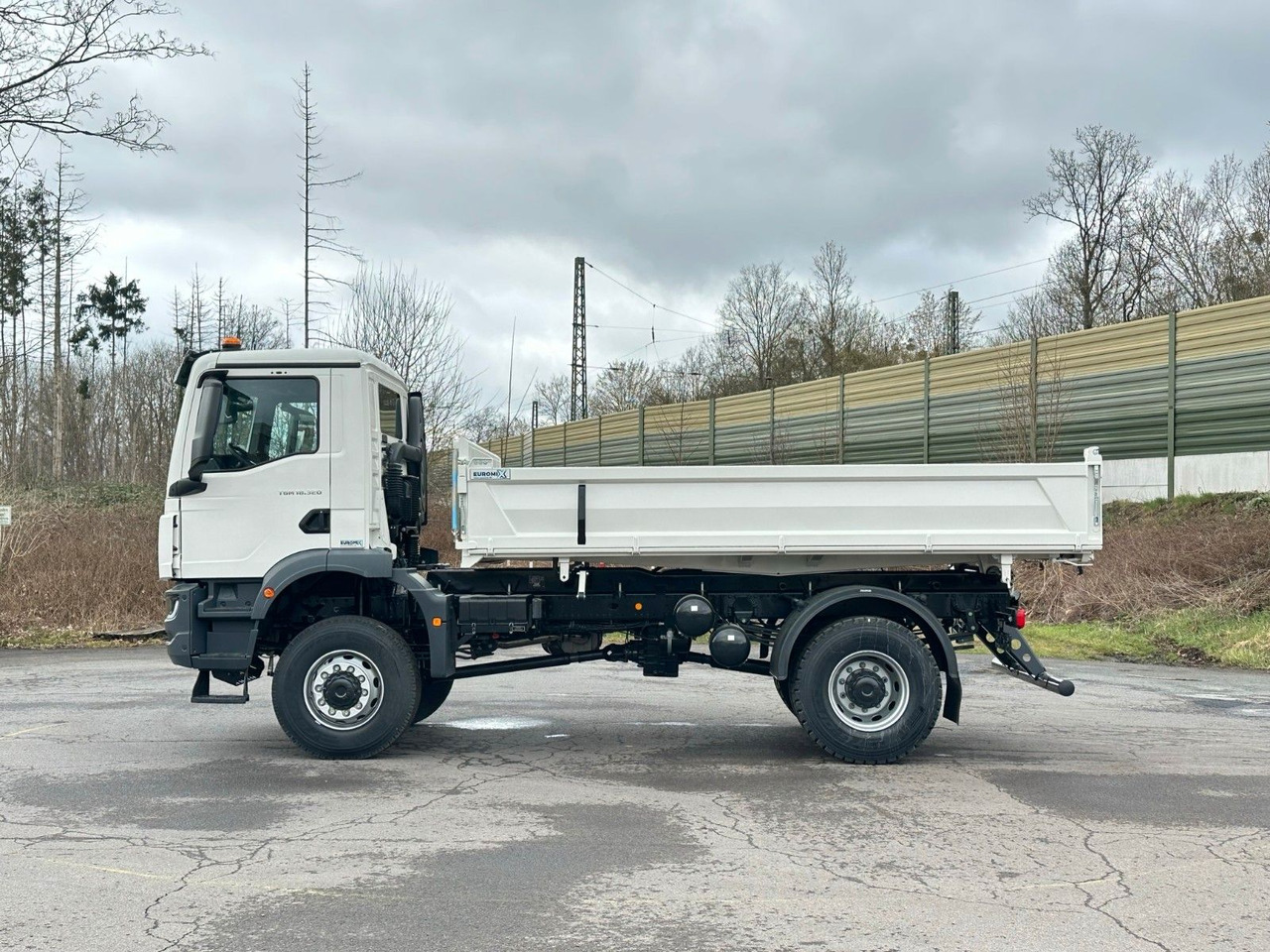 MAN TGM 18.320 4X4 Euro 6e Euromix 3-Seiten-Kipper - Camion benne: photos 3 MAN TGM 18.320 4X4 Euro 6e Euromix 3-Seiten-Kipper - Camion benne: photos 3