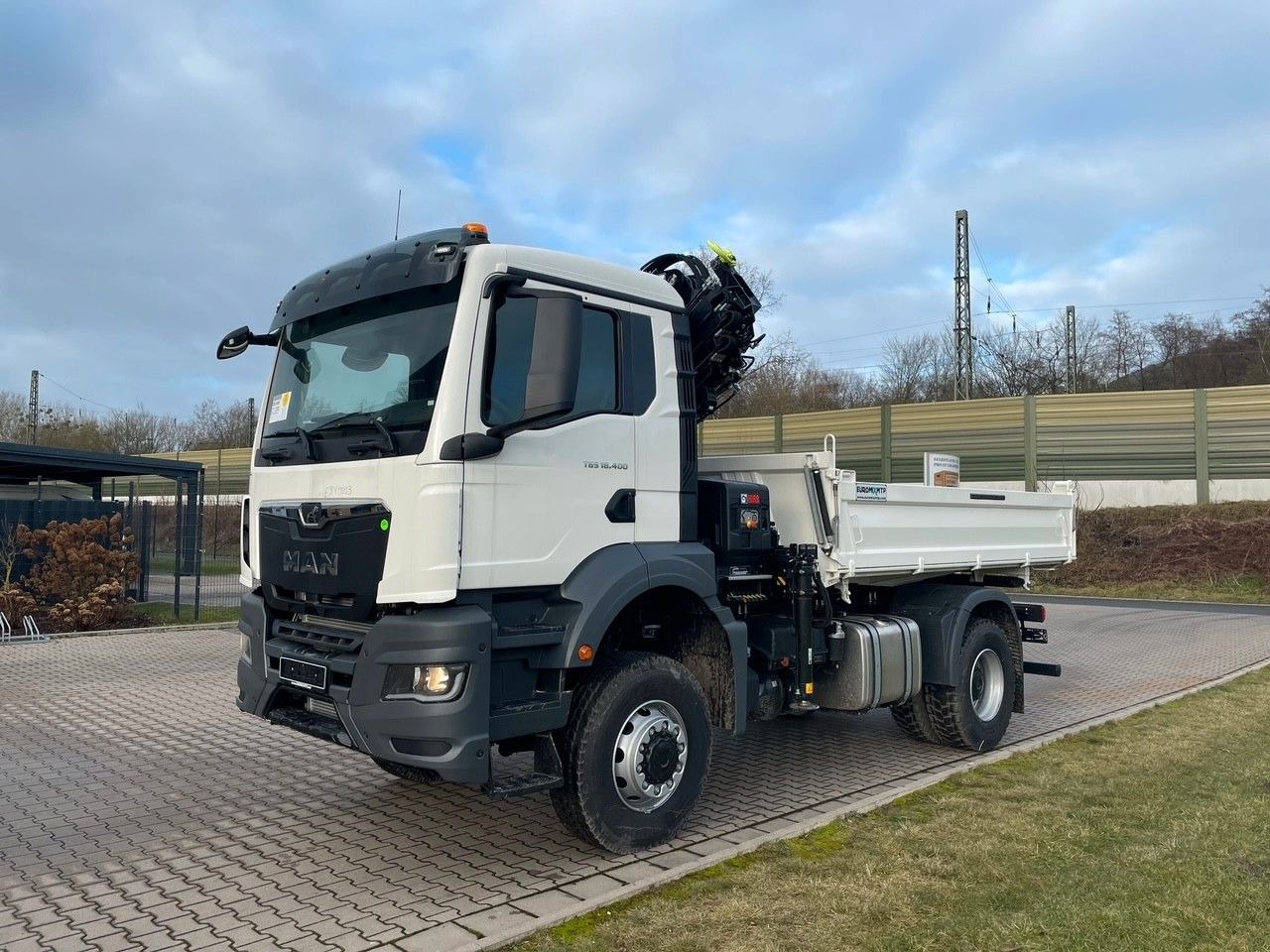 MAN TGS 18.400 TG3 4x4 Euro6e Hiab X-HiDuo 138DS-4 MAN TGS 18.400 TG3 4x4 Euro6e Hiab X-HiDuo 138DS-4 - Camion benne, Camion grue: photos 2 MAN TGS 18.400 TG3 4x4 Euro6e Hiab X-HiDuo 138DS-4 MAN TGS 18.400 TG3 4x4 Euro6e Hiab X-HiDuo 138DS-4 - Camion benne, Camion grue: photos 2