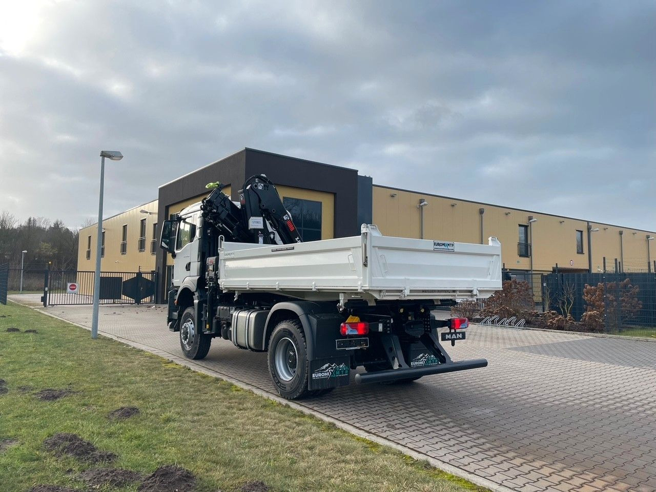 MAN TGS 18.400 TG3 4x4 Euro6e Hiab X-HiDuo 138DS-4 MAN TGS 18.400 TG3 4x4 Euro6e Hiab X-HiDuo 138DS-4 - Camion benne, Camion grue: photos 4 MAN TGS 18.400 TG3 4x4 Euro6e Hiab X-HiDuo 138DS-4 MAN TGS 18.400 TG3 4x4 Euro6e Hiab X-HiDuo 138DS-4 - Camion benne, Camion grue: photos 4