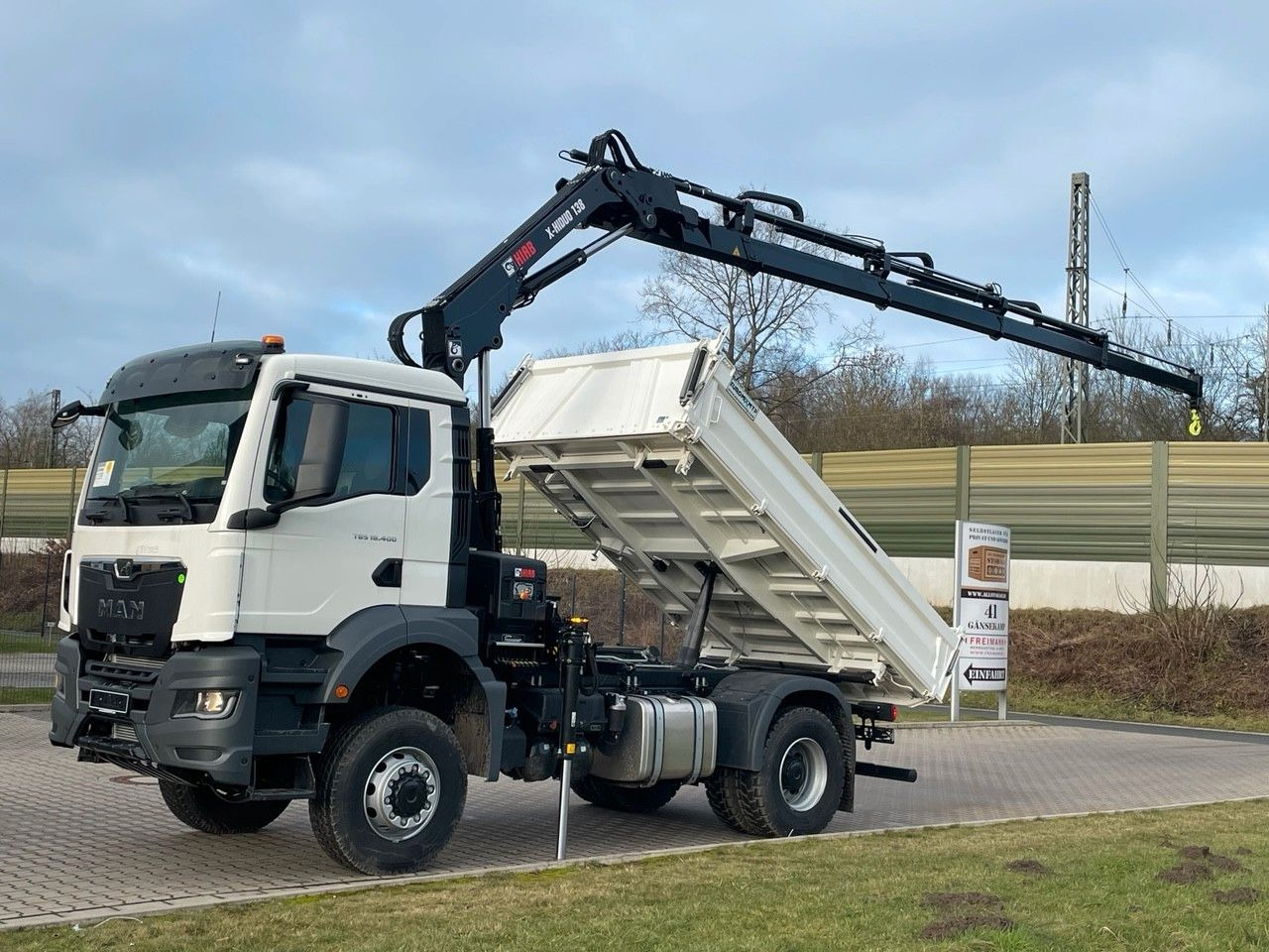 MAN TGS 18.400 TG3 4x4 Euro6e Hiab X-HiDuo 138DS-4 MAN TGS 18.400 TG3 4x4 Euro6e Hiab X-HiDuo 138DS-4 - Camion benne, Camion grue: photos 1 MAN TGS 18.400 TG3 4x4 Euro6e Hiab X-HiDuo 138DS-4 MAN TGS 18.400 TG3 4x4 Euro6e Hiab X-HiDuo 138DS-4 - Camion benne, Camion grue: photos 1