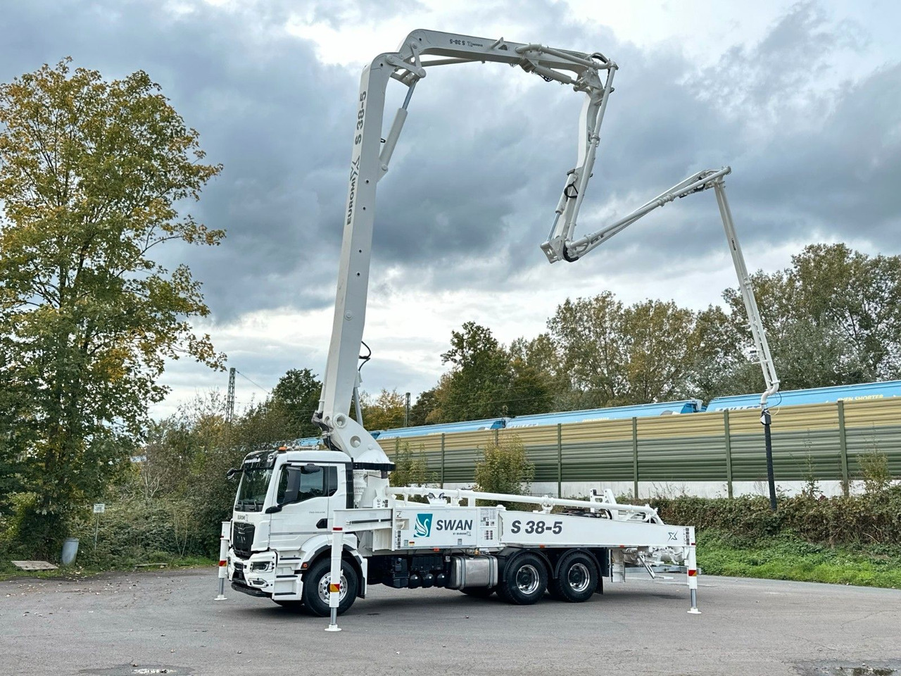 MAN TGS 26.510 6x4 SWAN TSP 38-5 160RZ ( 38m ) - Camion pompe: photos 3 MAN TGS 26.510 6x4 SWAN TSP 38-5 160RZ ( 38m ) - Camion pompe: photos 3
