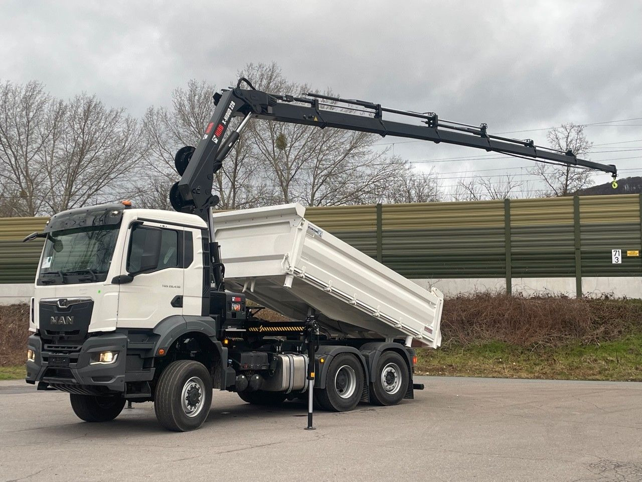 MAN TGS 28.440 6x4-4/3-Seiten- Kipper / Hiab 228-6 MAN TGS 28.440 6x4-4/3-Seiten- Kipper / Hiab 228-6 - Camion benne, Camion grue: photos 4 MAN TGS 28.440 6x4-4/3-Seiten- Kipper / Hiab 228-6 MAN TGS 28.440 6x4-4/3-Seiten- Kipper / Hiab 228-6 - Camion benne, Camion grue: photos 4