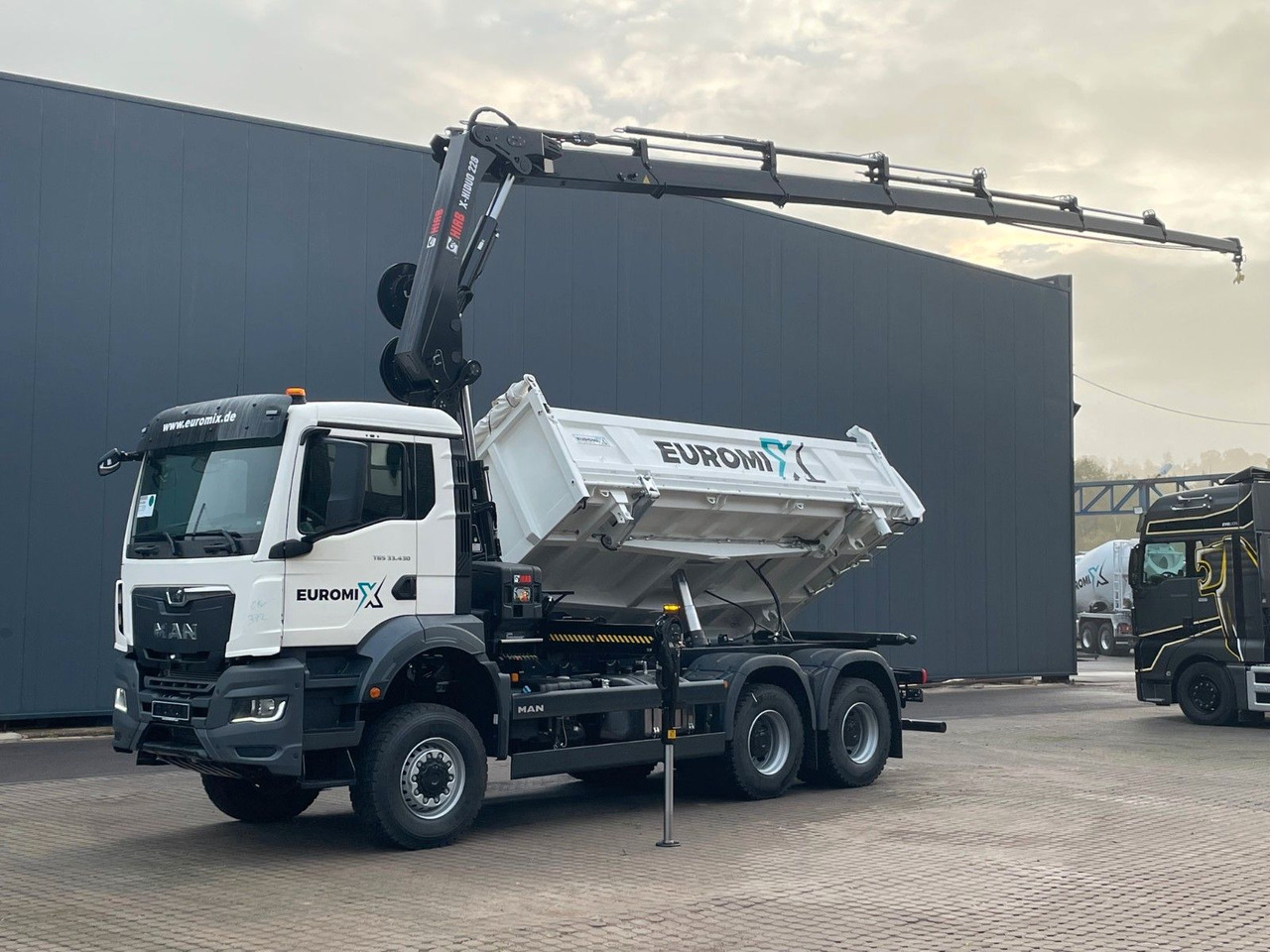 MAN TGS 33.440 6x6 /3-Seiten- Kipper / HIAB 228-6 - Camion benne, Camion grue: photos 1 MAN TGS 33.440 6x6 /3-Seiten- Kipper / HIAB 228-6 - Camion benne, Camion grue: photos 1