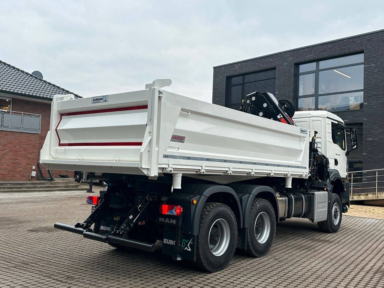 MAN TGS 33.440 6x6 /3-Seiten- Kipper / Kran HIAB 302 - Camion benne, Camion grue: photos 5 MAN TGS 33.440 6x6 /3-Seiten- Kipper / Kran HIAB 302 - Camion benne, Camion grue: photos 5