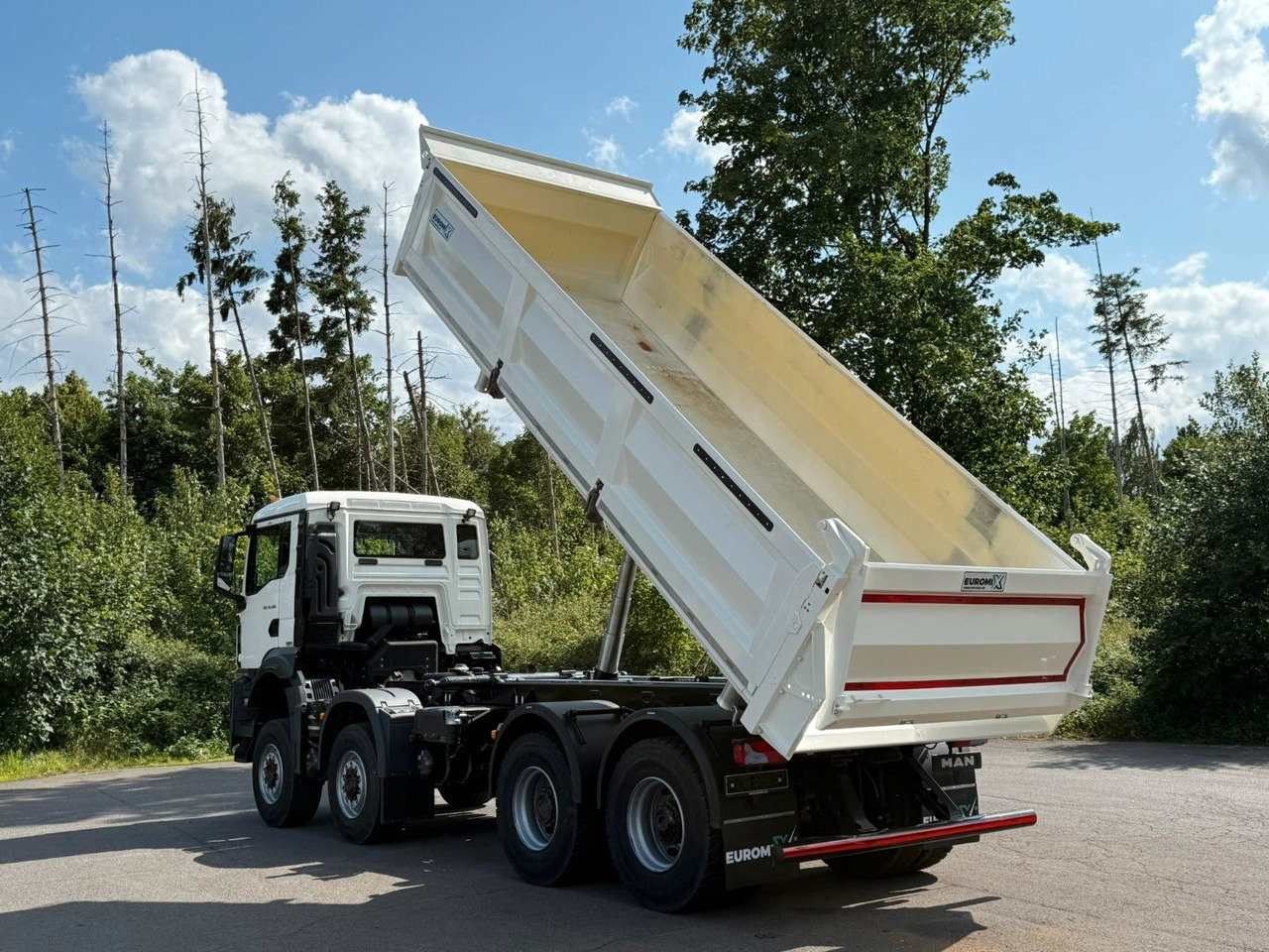 MAN TGS 35.480 8x8 EuromixMTP 3-Seiten-Kipper - Camion benne: photos 4 MAN TGS 35.480 8x8 EuromixMTP 3-Seiten-Kipper - Camion benne: photos 4