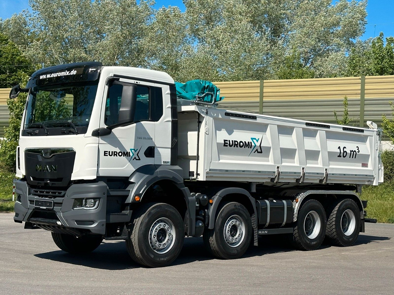 MAN TGS 35.520 8x4 EuromixMTP 3-Seiten-Kipper - Camion benne: photos 2 MAN TGS 35.520 8x4 EuromixMTP 3-Seiten-Kipper - Camion benne: photos 2
