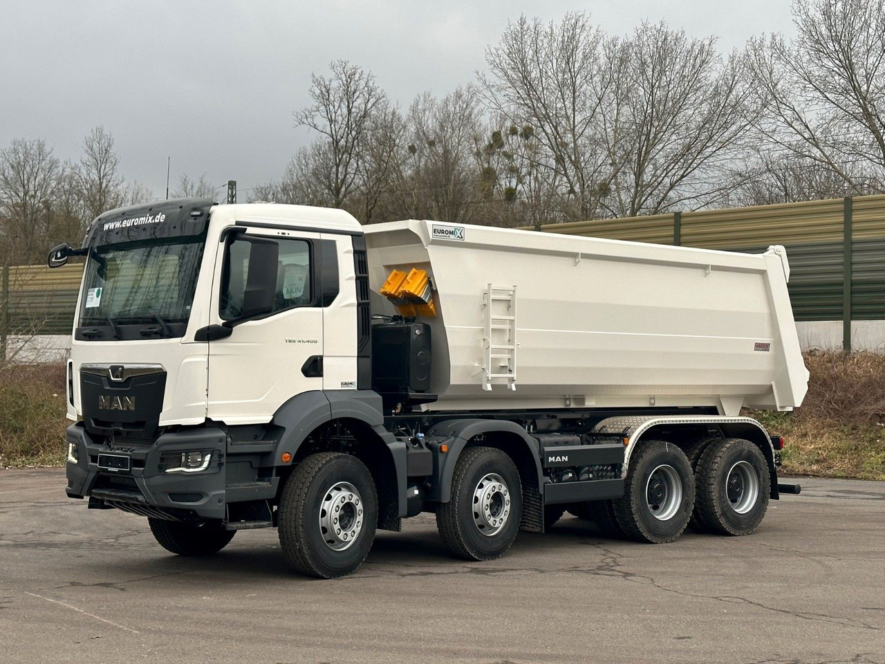 MAN TGS 41.400 8x4 / EUROMIX MTP 20m³/ EURO 5 - Camion benne: photos 3 MAN TGS 41.400 8x4 / EUROMIX MTP 20m³/ EURO 5 - Camion benne: photos 3