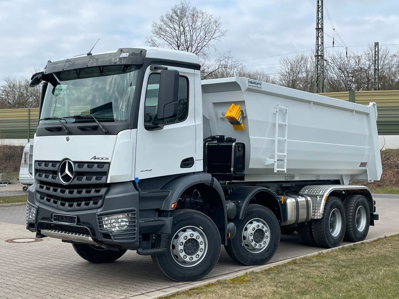 Mercedes-Benz 4142 8X4 Mulden- Kipper - EuromixMTP - Camion benne: photos 1 Mercedes-Benz 4142 8X4 Mulden- Kipper - EuromixMTP - Camion benne: photos 1