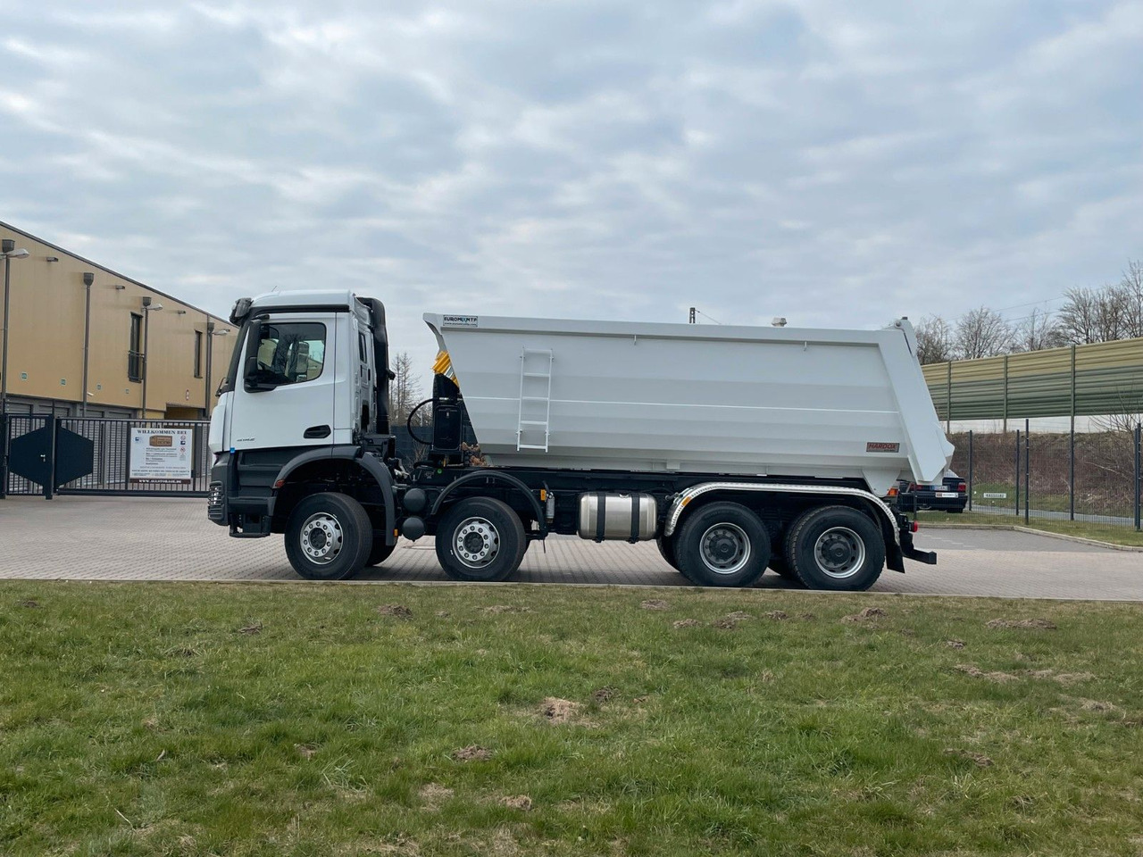 Mercedes-Benz 4142 8X4 Mulden- Kipper - EuromixMTP - Camion benne: photos 3 Mercedes-Benz 4142 8X4 Mulden- Kipper - EuromixMTP - Camion benne: photos 3