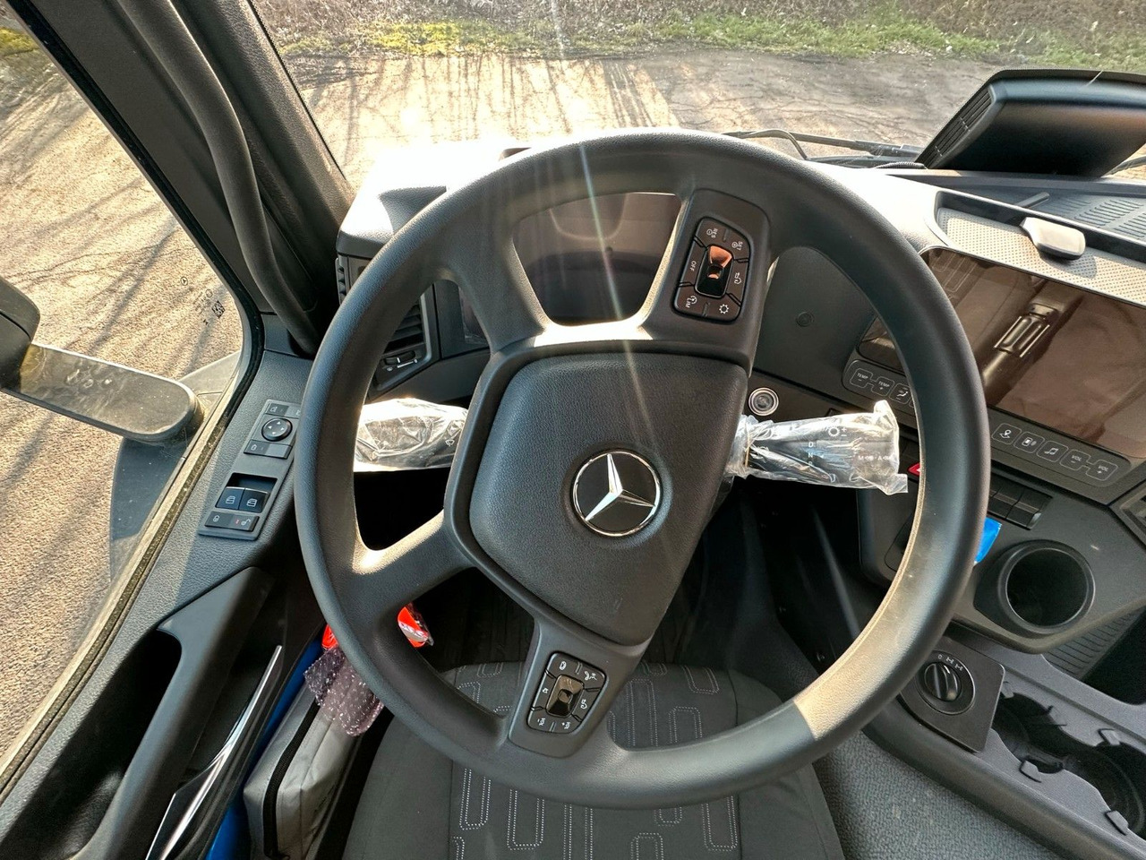 Camion malaxeur Mercedes-Benz Arocs 5 3743 8X4 / Euro6e EuromixMTP EM 10 L: photos 13