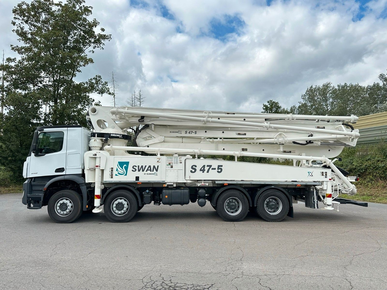 Mercedes-Benz Arocs 5 4142 8x4 SWAN TSP 47-5 160RZ ( 47m ) - Camion malaxeur: photos 4 Mercedes-Benz Arocs 5 4142 8x4 SWAN TSP 47-5 160RZ ( 47m ) - Camion malaxeur: photos 4