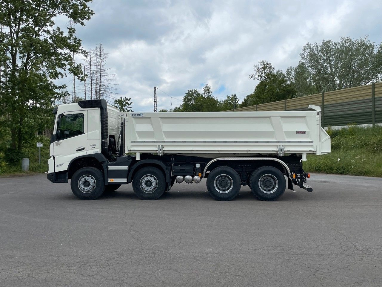 Volvo FMX 460 8x4 / EuromixMTP 3-Seiten-Kipper - Camion benne: photos 3 Volvo FMX 460 8x4 / EuromixMTP 3-Seiten-Kipper - Camion benne: photos 3