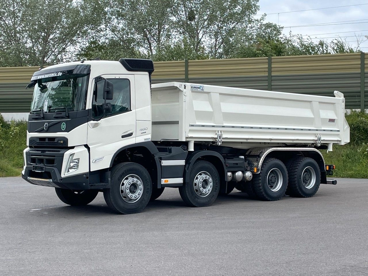 Volvo FMX 460 8x4 / EuromixMTP 3-Seiten-Kipper - Camion benne: photos 2 Volvo FMX 460 8x4 / EuromixMTP 3-Seiten-Kipper - Camion benne: photos 2