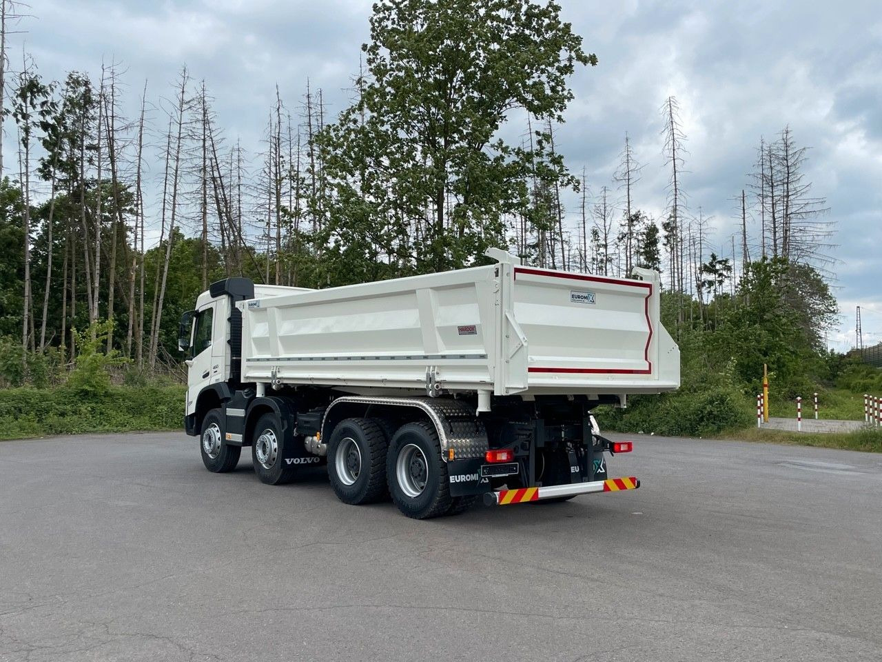 Volvo FMX 460 8x4 / EuromixMTP 3-Seiten-Kipper - Camion benne: photos 4 Volvo FMX 460 8x4 / EuromixMTP 3-Seiten-Kipper - Camion benne: photos 4